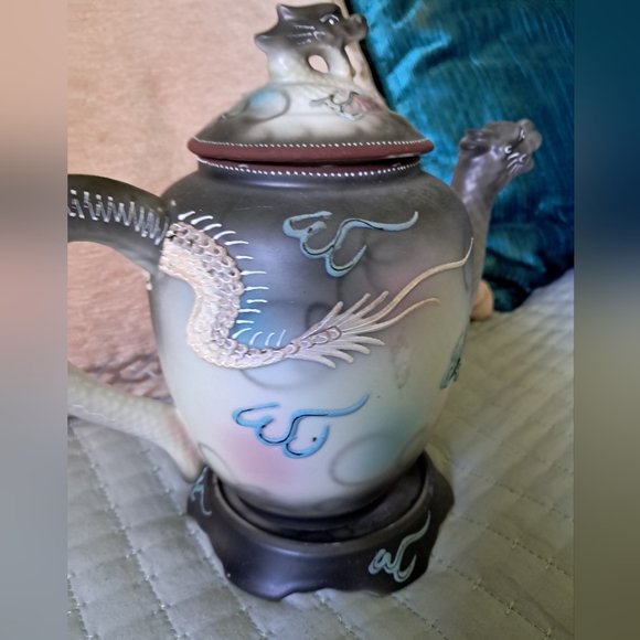 Antique Japanese Moriage Black Shadow White Dragon Ware Nippon Teapot w/Stand - Picture 11 of 15